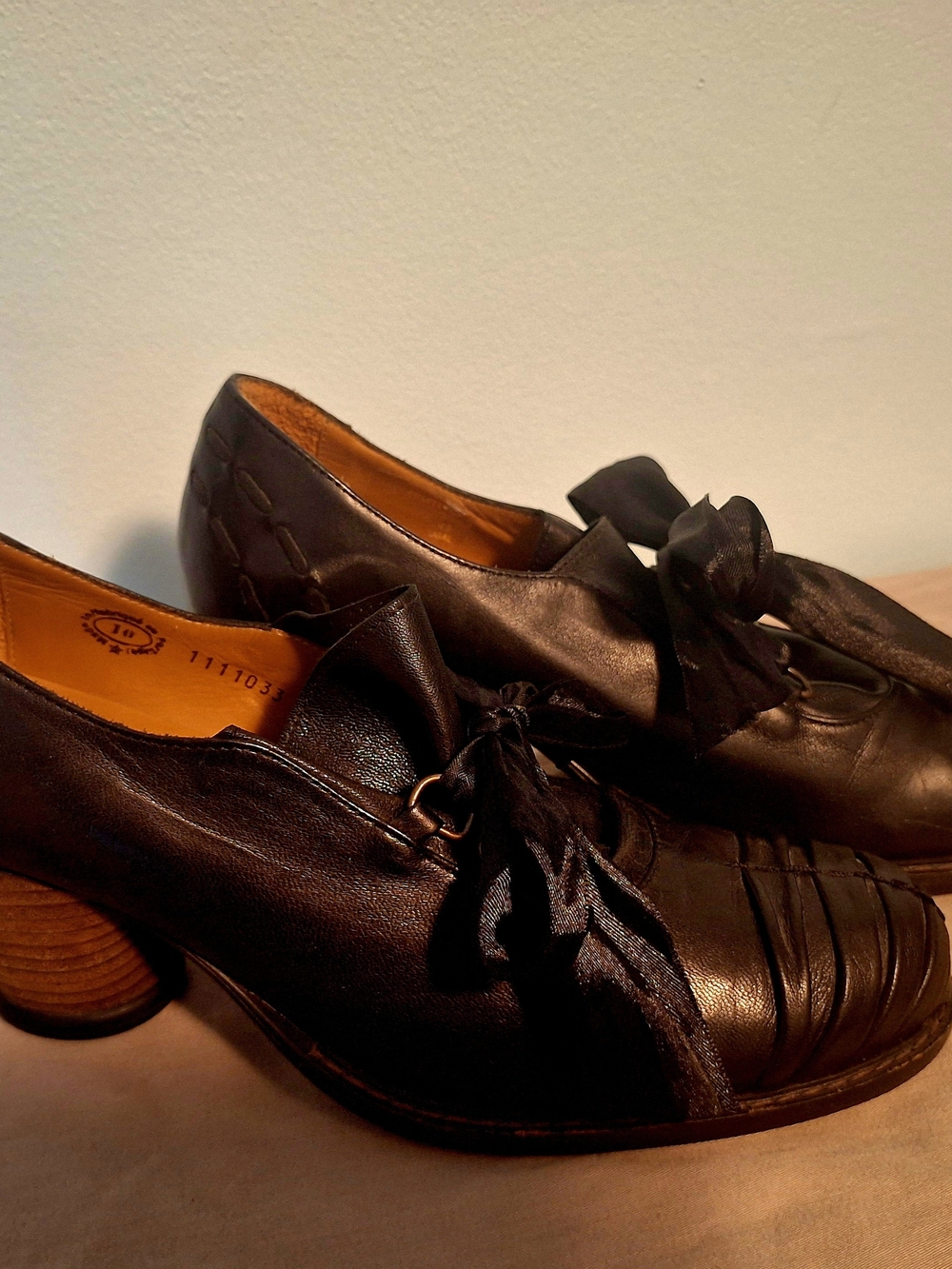John Fluevog Mezzo Della Black Leather Ribbon-Tie Block Heels- RARE- Fits 9